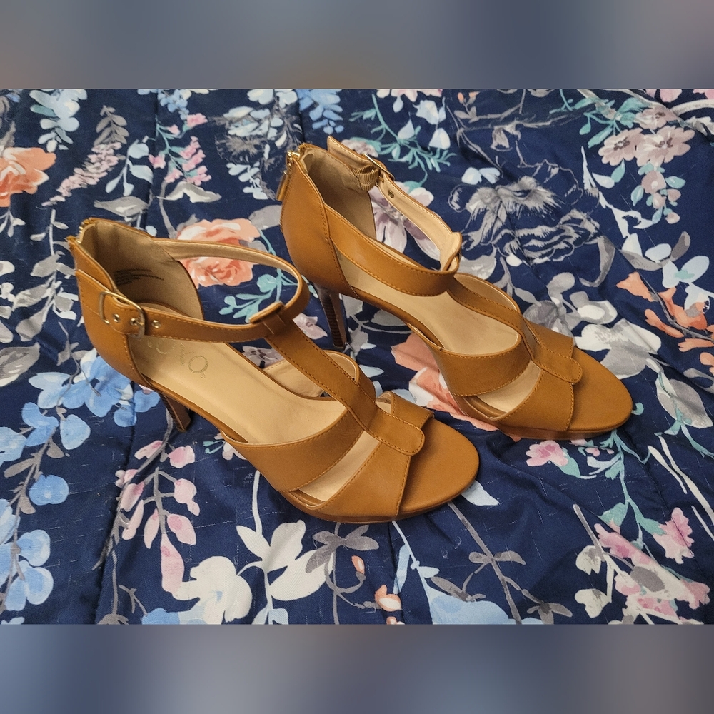 XOXO Belinda Stiletto Zip-Up Sandals/Heels - Tan, Size 10